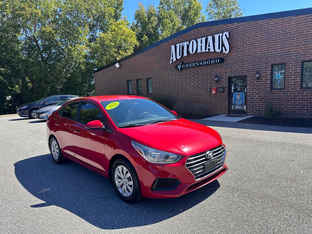 Used 2022 Hyundai Accent SE FWD image 1
