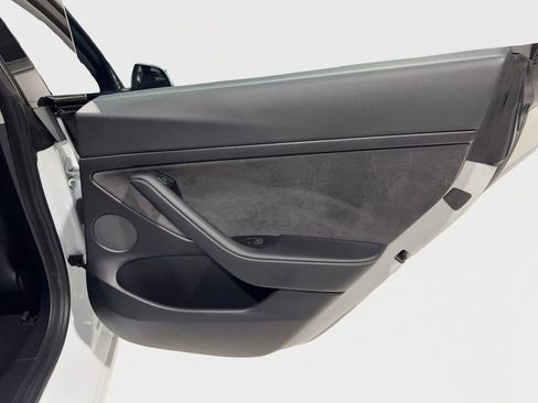 Used 2021 Tesla Model 3 Standard Range Plus image 24