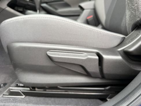 Used 2025 Subaru Crosstrek 2.0i Premium image 14