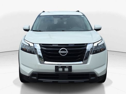 Used 2024 Nissan Pathfinder SV FWD image 12