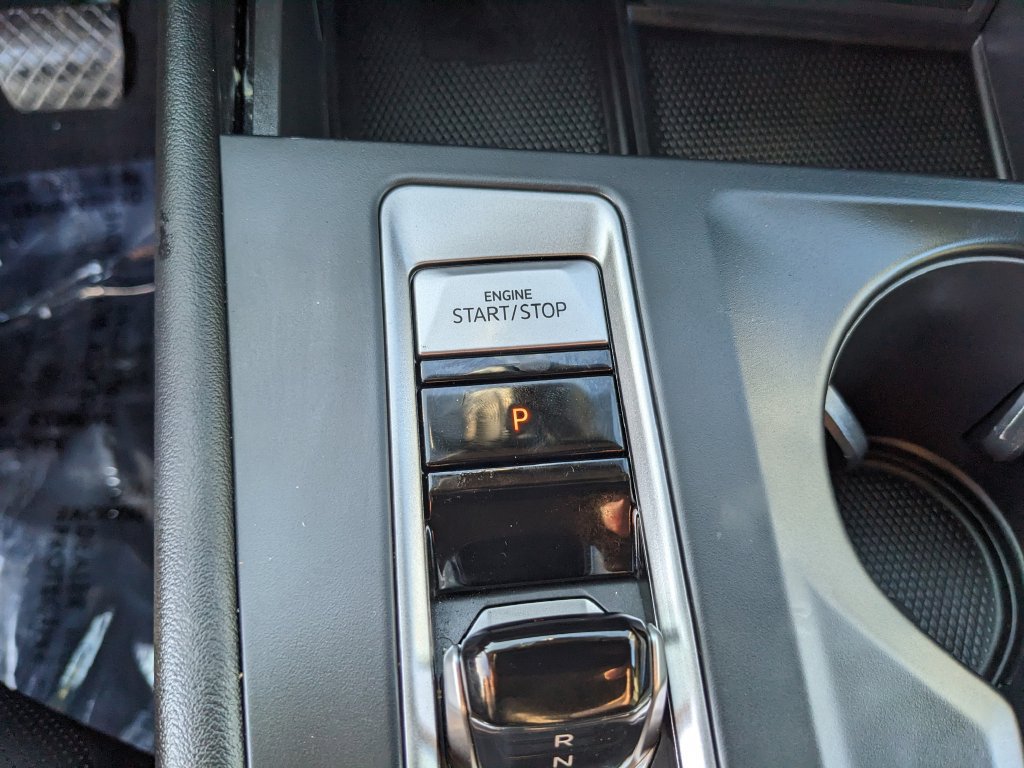 Certified 2024 Volkswagen Atlas SE FWD image 25