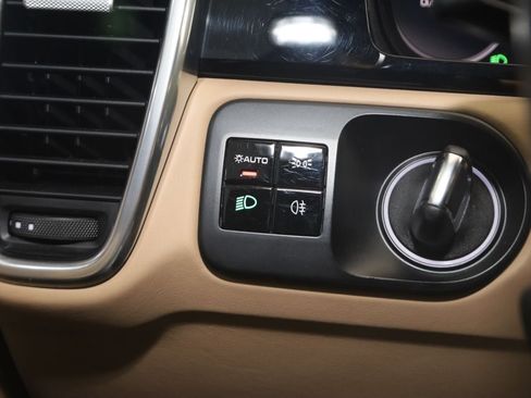 Used 2020 Porsche Cayenne AWD/4WD image 37