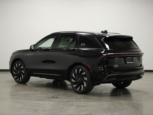 New 2026 Lincoln Nautilus Reserve w/ Jet Appearance Package image 6