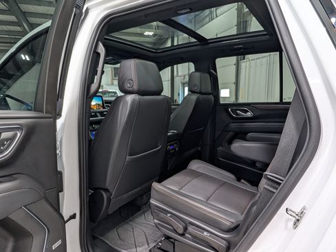 Used 2023 Chevrolet Tahoe High Country AWD/4WD image 17