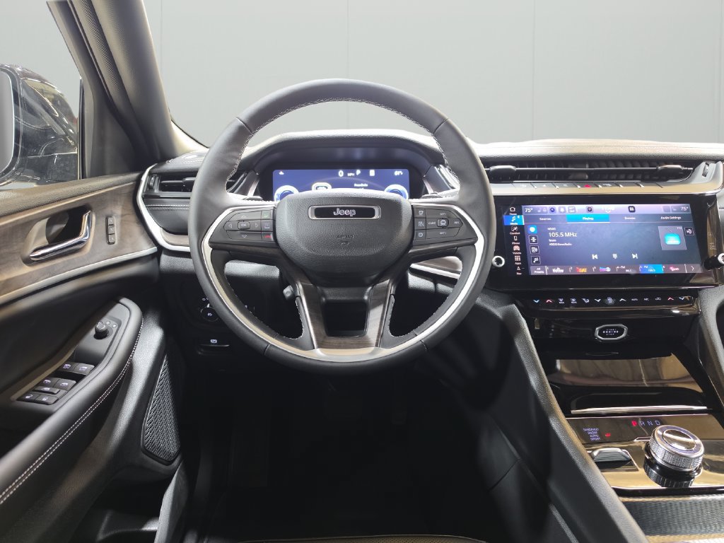 New 2027 Jeep Grand Cherokee Limited AWD/4WD image 18