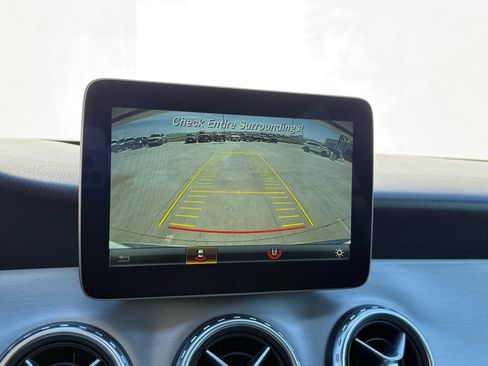 Used 2017 Mercedes-Benz GLA 250 image 9