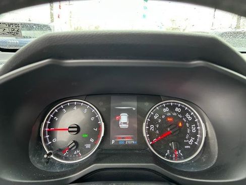 Used 2022 Toyota RAV4 XLE image 20