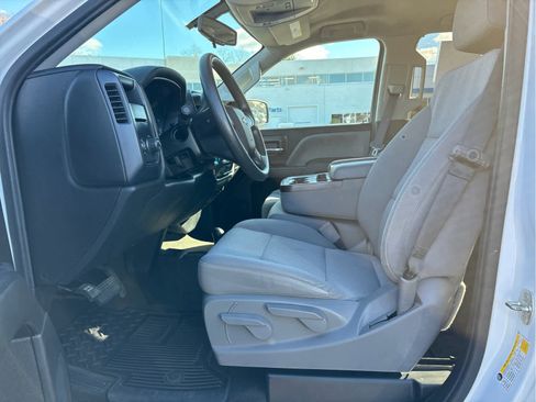 Used 2018 Chevrolet Silverado 1500 Custom w/ Custom Value Package image 8