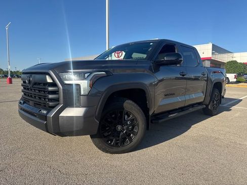 Used 2025 Toyota Tundra Limited AWD/4WD image 1