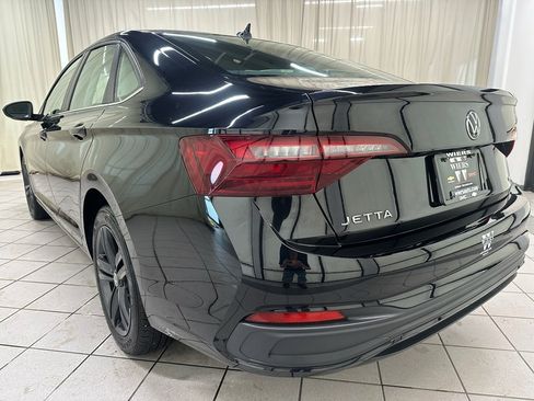 Used 2024 Volkswagen Jetta SE image 9