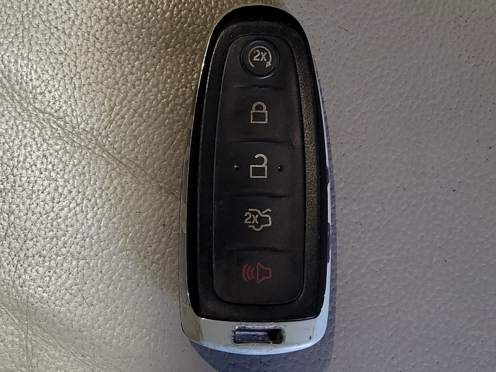 Used 2015 Ford Escape Titanium FWD image 32
