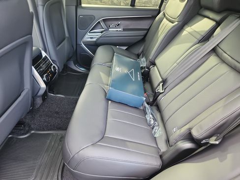 New 2026 Land Rover Range Rover SE image 5