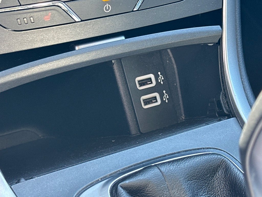 Used 2017 Ford Edge SEL w/ Equipment Group 201A AWD/4WD image 25