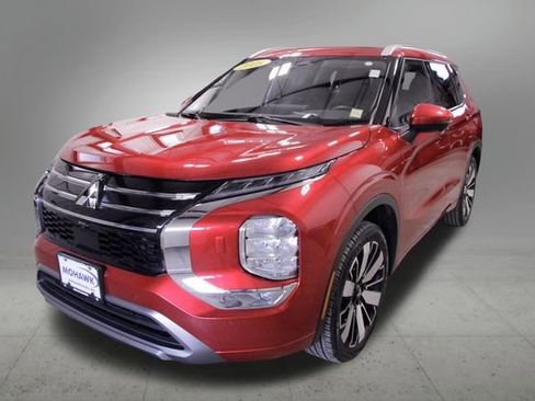 Used 2025 Mitsubishi Outlander SEL AWD/4WD image 1