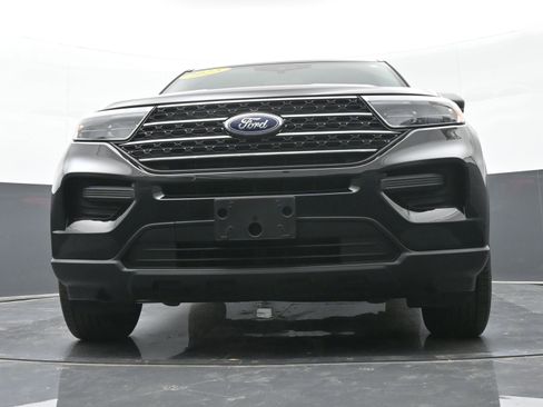 Used 2023 Ford Explorer XLT image 40