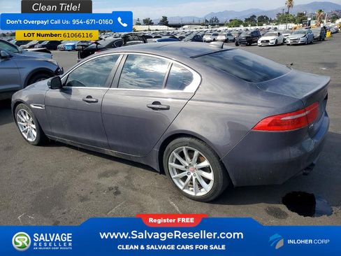Used 2017 Jaguar XE Prestige RWD image 3