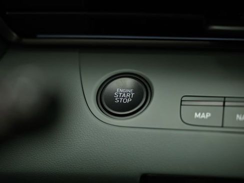 New 2025 Hyundai Elantra Limited image 15