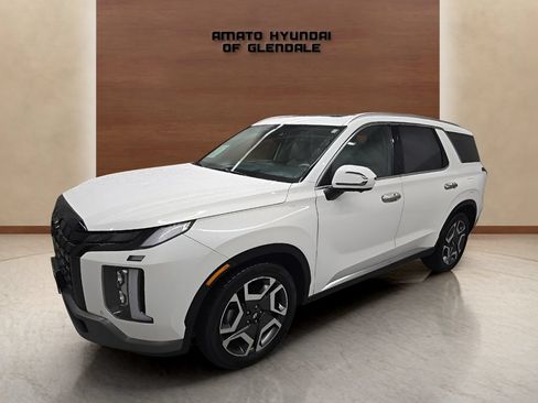 Used 2023 Hyundai Palisade Limited AWD/4WD image 2