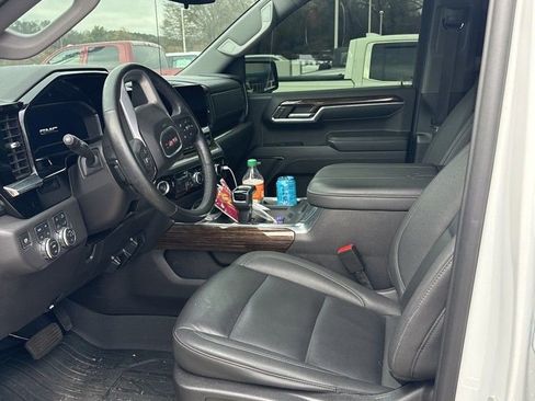 Used 2024 GMC Sierra 1500 Elevation w/ Elevation Premium Package image 5
