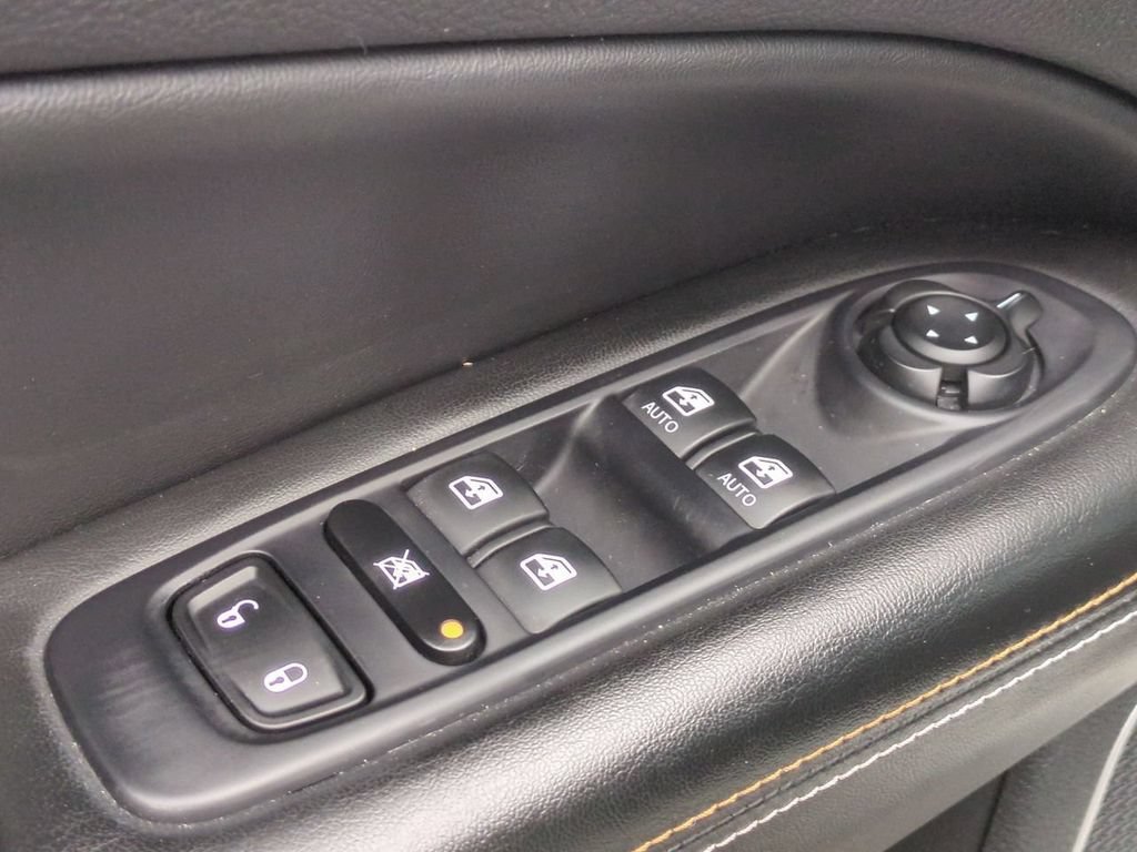 Used 2018 Jeep Compass Latitude w/ Popular Equipment Group AWD/4WD image 12