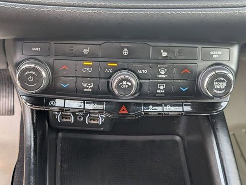 Used 2021 Dodge Durango SXT AWD/4WD image 21