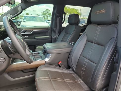 Certified 2025 Chevrolet Silverado 1500 High Country w/ Technology Package AWD/4WD image 21