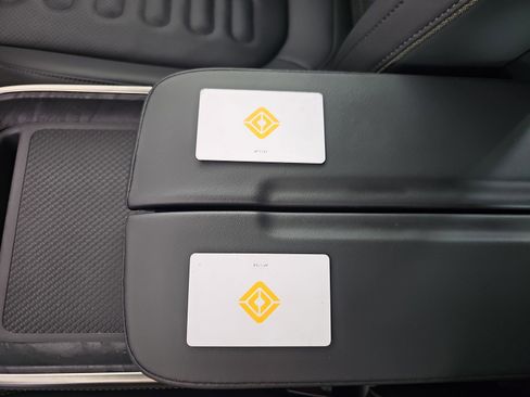 Used 2023 Rivian R1S Adventure image 31