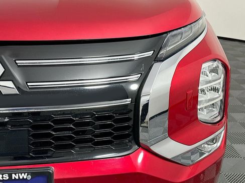 Used 2025 Mitsubishi Outlander SE AWD/4WD image 4