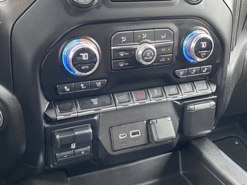 Used 2023 GMC Sierra 2500 AT4 image 19