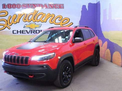 Used 2019 Jeep Cherokee Trailhawk w/ Comfort & Convenience Group image 2