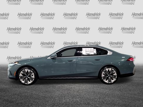 New 2026 BMW 530i xDrive w/ Premium Package image 5