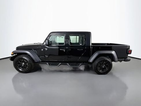 Used 2023 Jeep Gladiator Sport AWD/4WD image 4