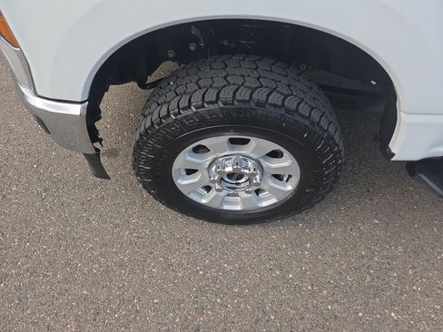 Used 2024 Ford F350 XLT image 9