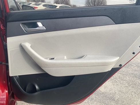Used 2016 Hyundai Sonata SE image 16