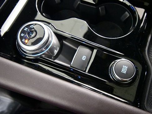 Used 2025 Ford Explorer Platinum w/ LUX Leather Package image 28