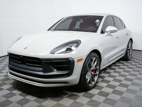 Certified 2024 Porsche Macan GTS image 1