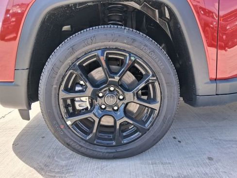 New 2026 Jeep Compass Latitude image 10