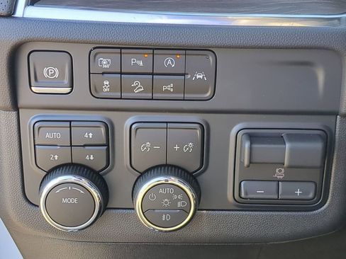 New 2026 Chevrolet Tahoe Premier image 18