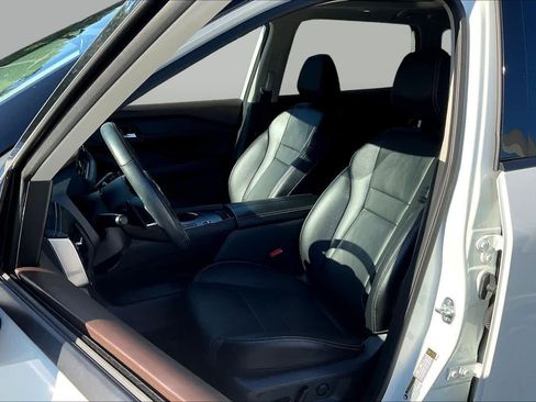 Used 2023 Nissan Rogue SL w/ SL Premium Package FWD image 8