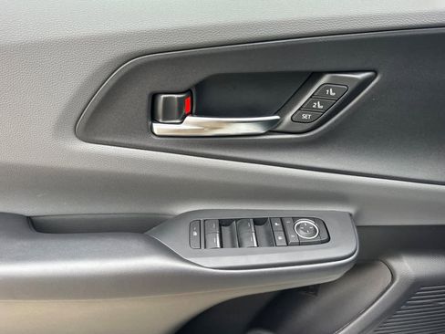 Used 2025 Toyota Prius Limited image 10