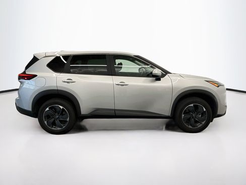 Used 2025 Nissan Rogue SV FWD image 10