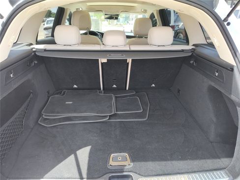 Used 2021 Mercedes-Benz GLC 300 image 6