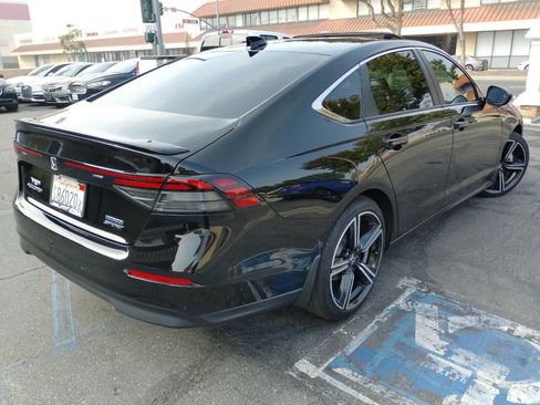 Used 2025 Honda Accord Sport image 4
