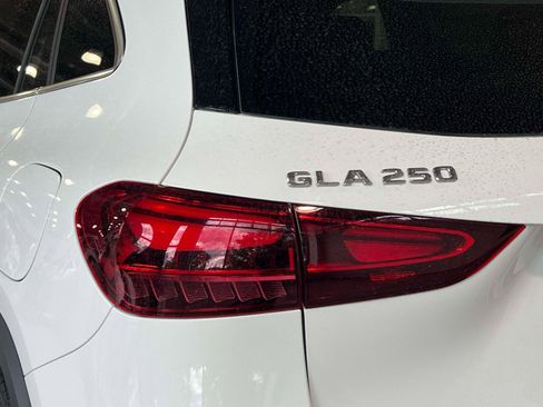 Used 2025 Mercedes-Benz GLA 250 4MATIC image 8