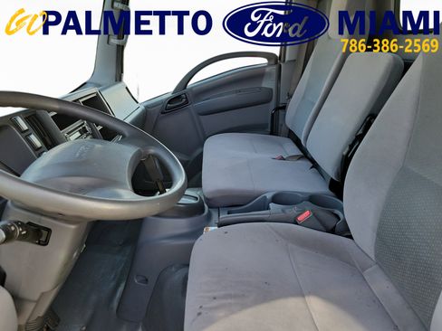 Used 2020 Isuzu NPR RWD image 21