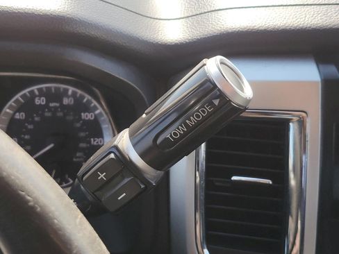 Certified 2017 Nissan Titan SV image 28