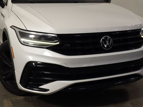 Used 2023 Volkswagen Tiguan SE R-Line FWD image 46