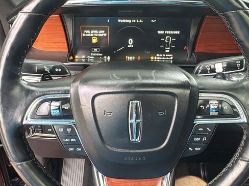 Used 2019 Lincoln Navigator Select RWD image 17