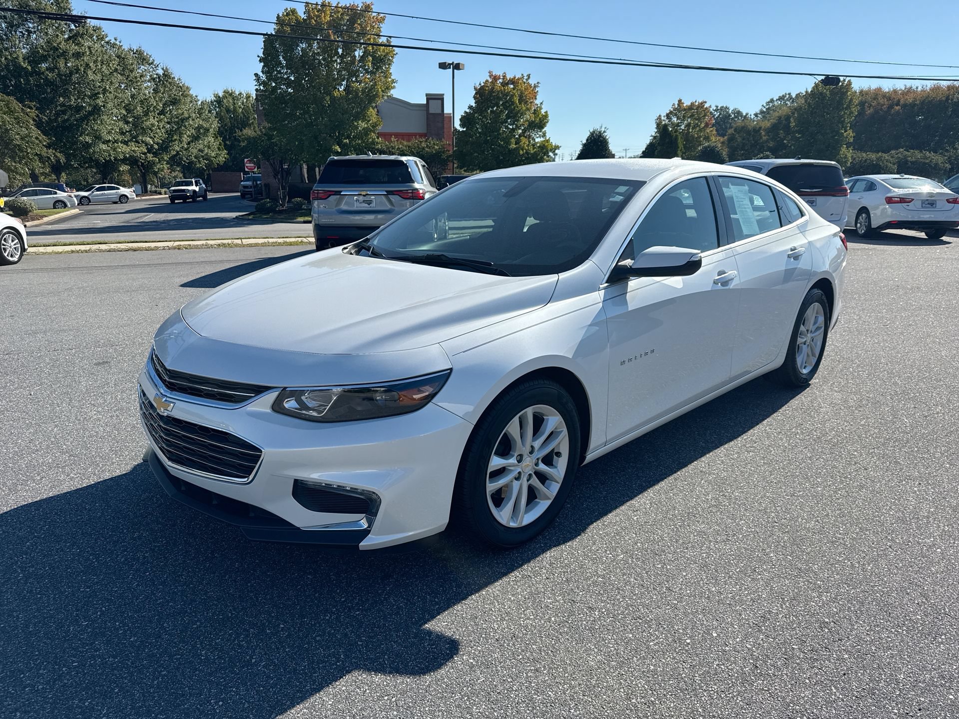 Used 2018 Chevrolet Malibu LT FWD image 3