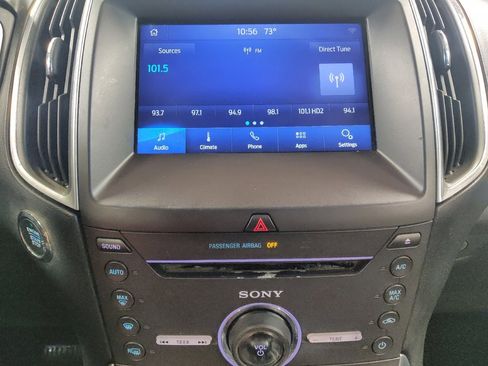 Used 2016 Ford Edge Titanium FWD image 25